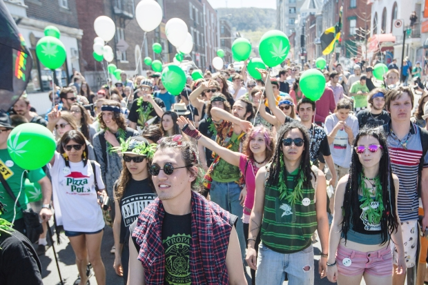 demonstration-for-cannabis-in-montreal